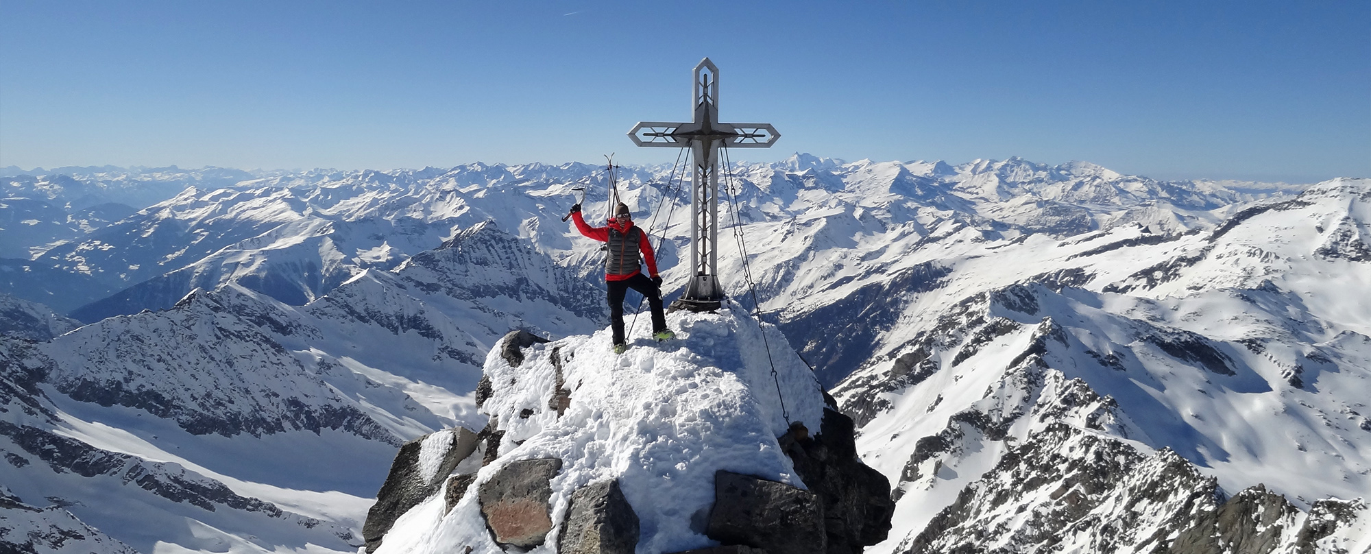 Skitouring and alpine adventures in winter with the Alpine Guides Gastein